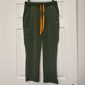 FIGS Yola 2.0 Skinny Scrub Pants in Moss - Petite Medium